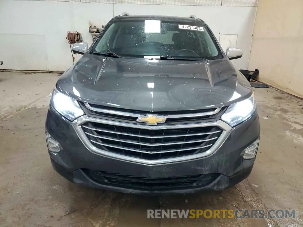 5 fotografías del automóvil dañado 3GNAXXEV8KS504974 CHEVROLET EQUINOX 2019