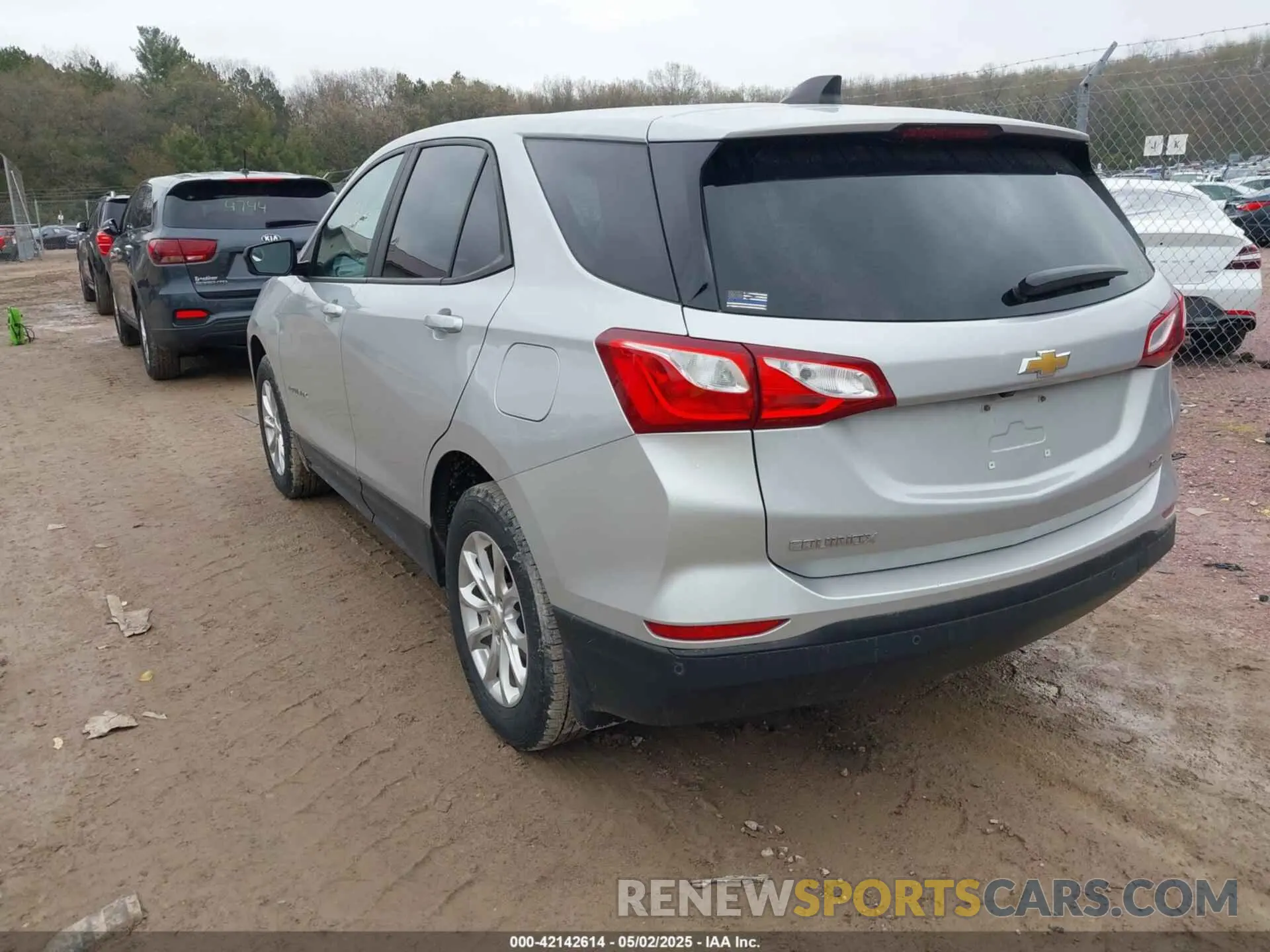 3 fotografías del automóvil dañado 2GNAX5EV2L6232295 CHEVROLET EQUINOX 2020