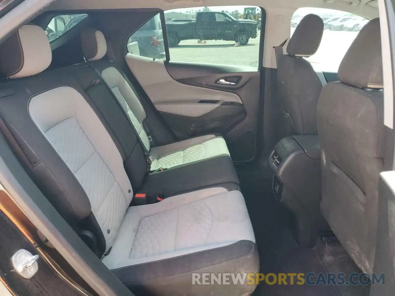 11 fotografías del automóvil dañado 2GNAXFEV2L6157443 CHEVROLET EQUINOX 2020