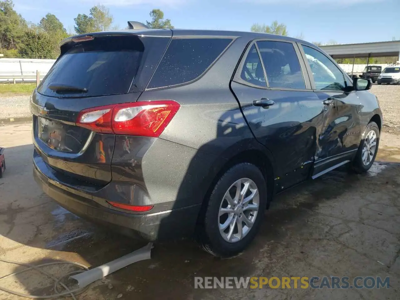 3 fotografías del automóvil dañado 2GNAXHEV0L6245791 CHEVROLET EQUINOX 2020