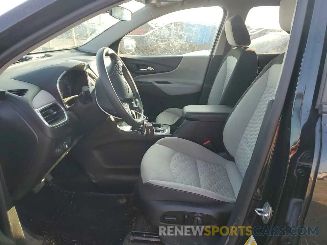 7 fotografías del automóvil dañado 2GNAXHEV0L6284817 CHEVROLET EQUINOX 2020
