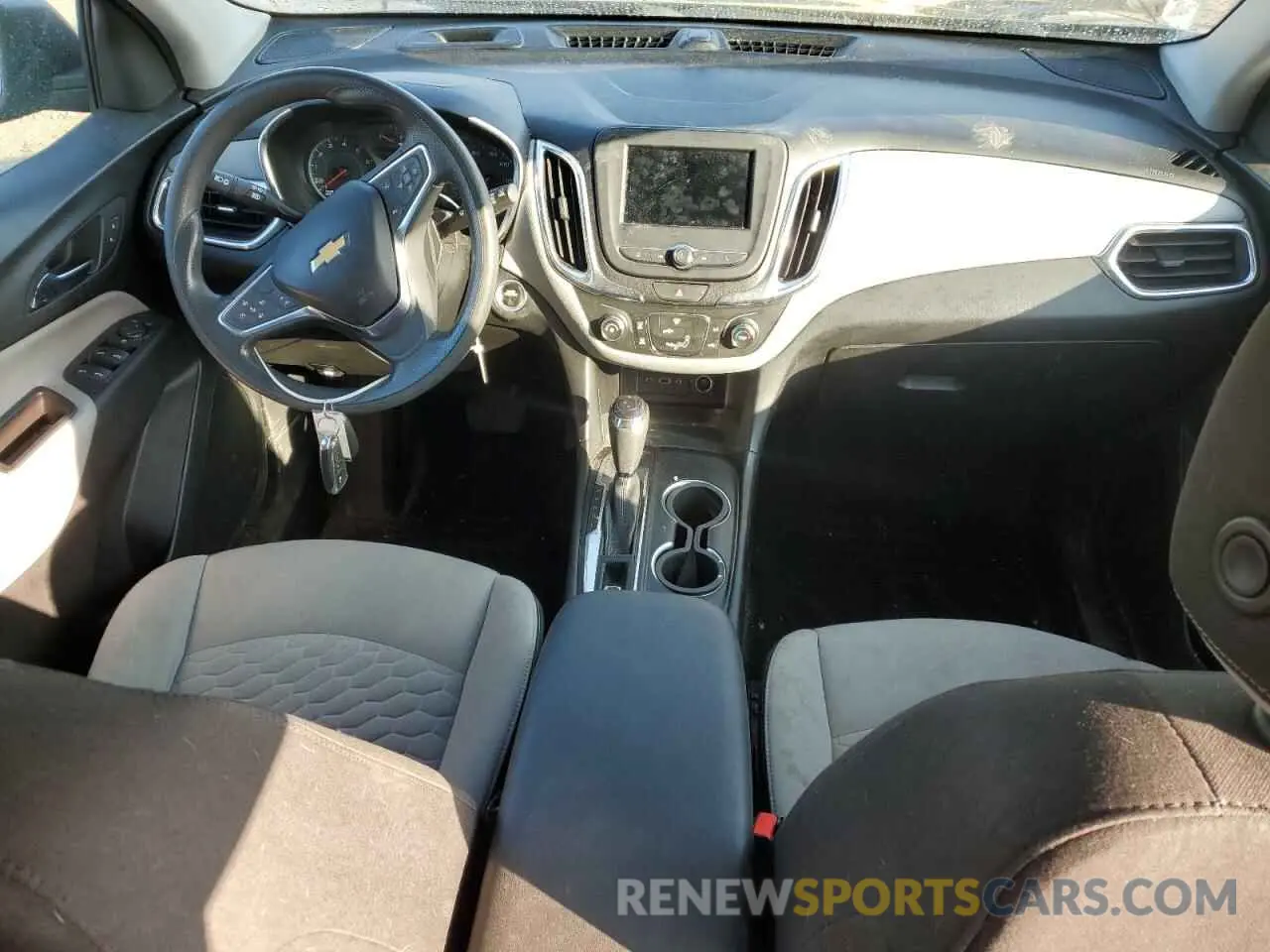 8 fotografías del automóvil dañado 2GNAXHEV0L6284817 CHEVROLET EQUINOX 2020