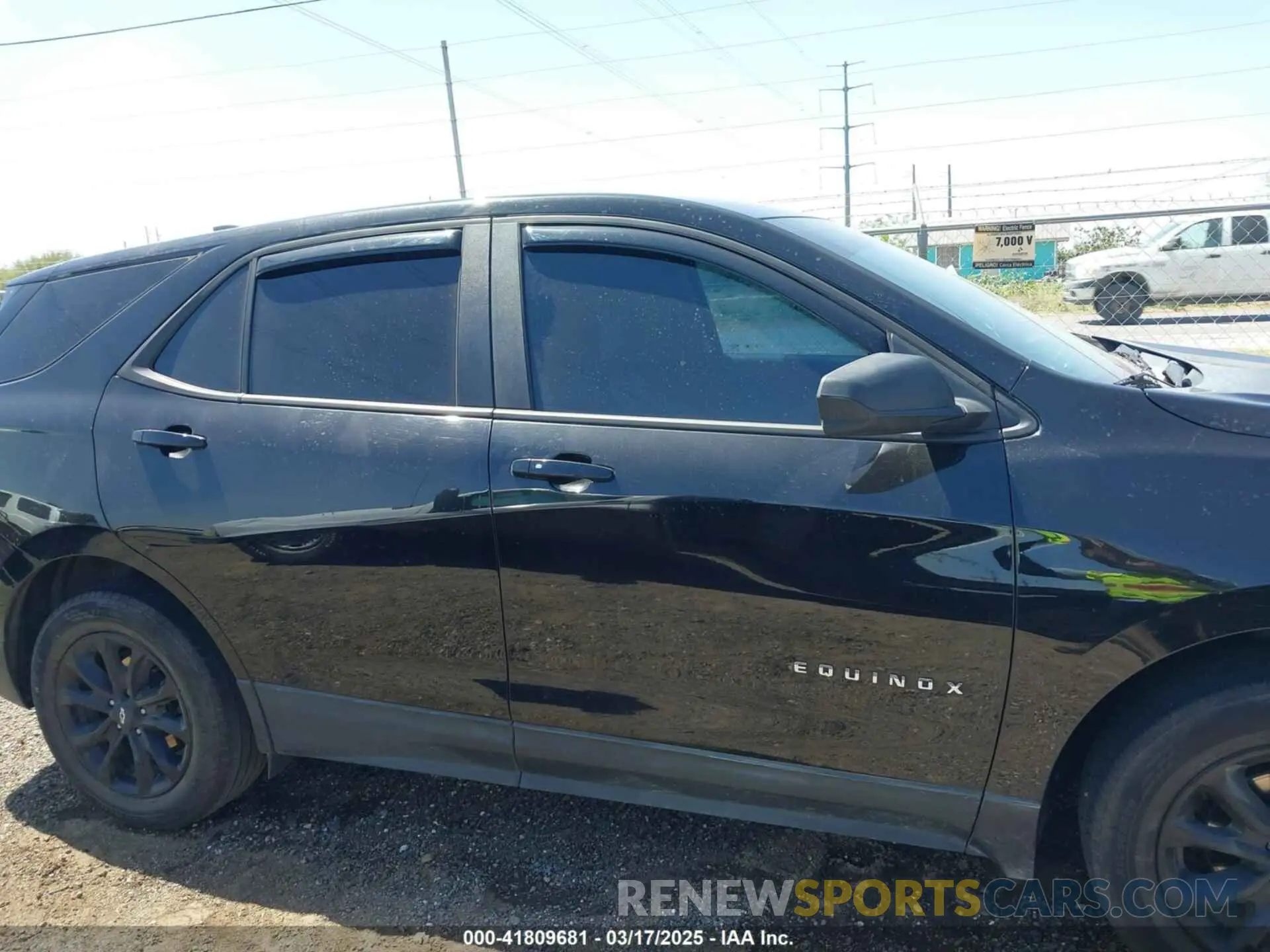 13 fotografías del automóvil dañado 2GNAXHEV1L6158532 CHEVROLET EQUINOX 2020