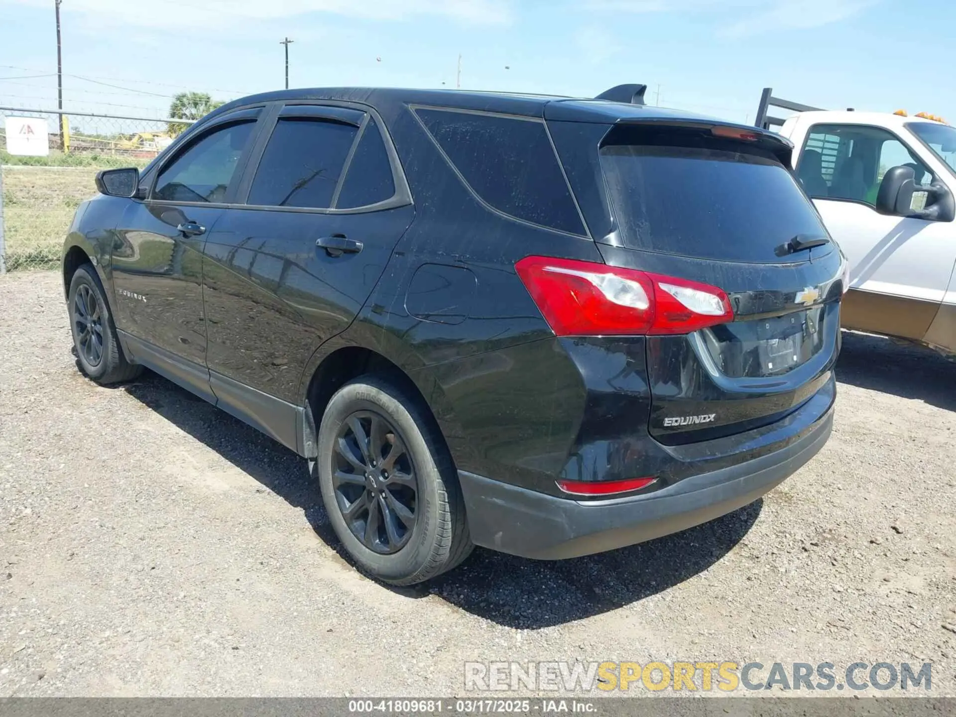 3 fotografías del automóvil dañado 2GNAXHEV1L6158532 CHEVROLET EQUINOX 2020