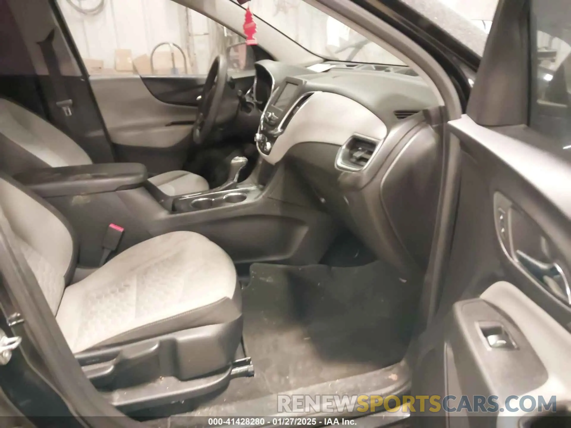 5 fotografías del automóvil dañado 2GNAXHEV1L6188761 CHEVROLET EQUINOX 2020