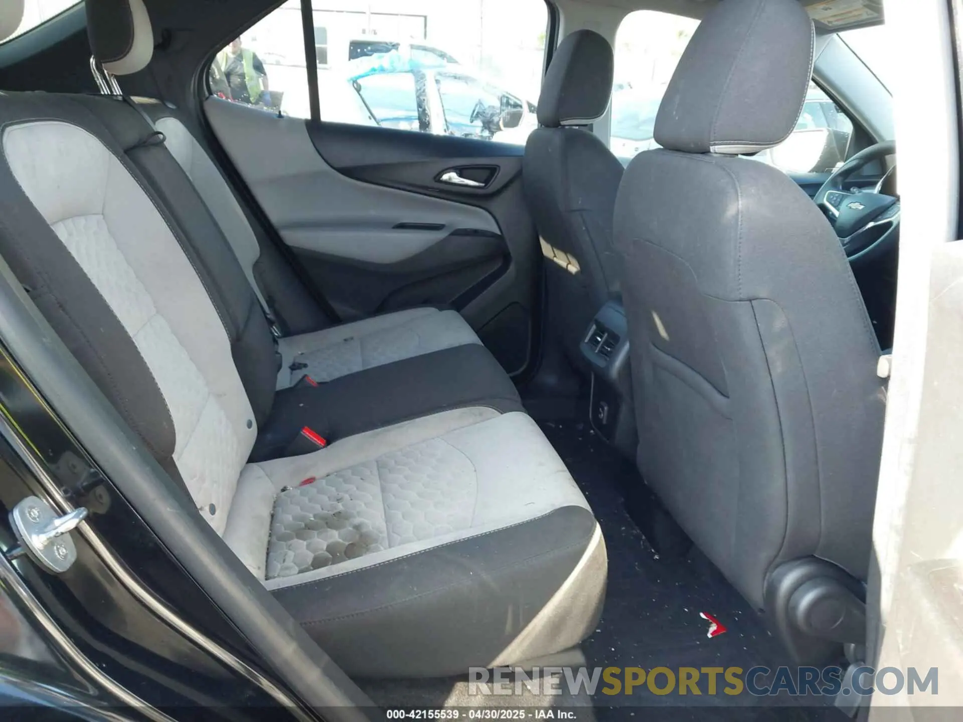 8 fotografías del automóvil dañado 2GNAXHEV2L6221539 CHEVROLET EQUINOX 2020