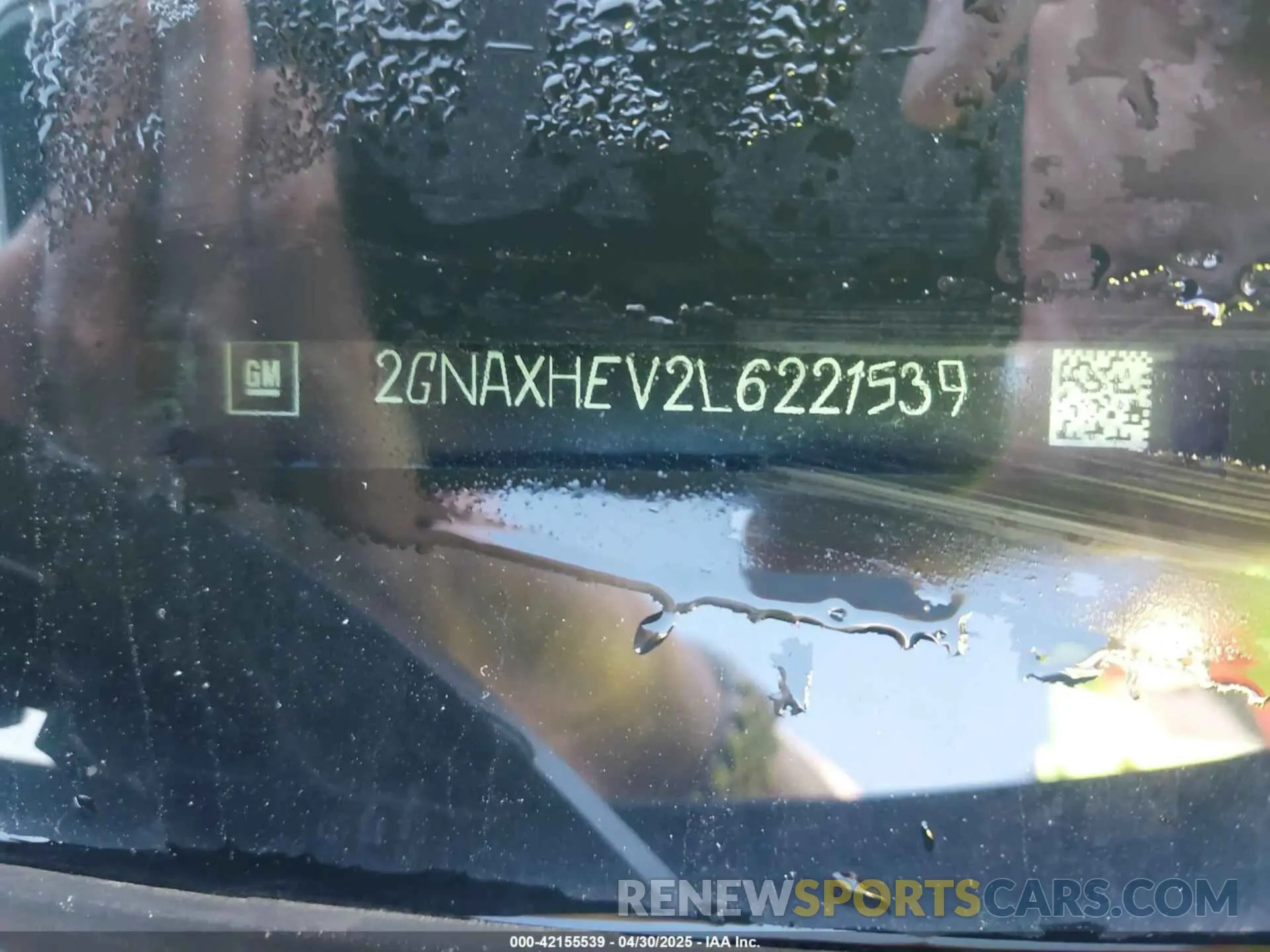 9 fotografías del automóvil dañado 2GNAXHEV2L6221539 CHEVROLET EQUINOX 2020