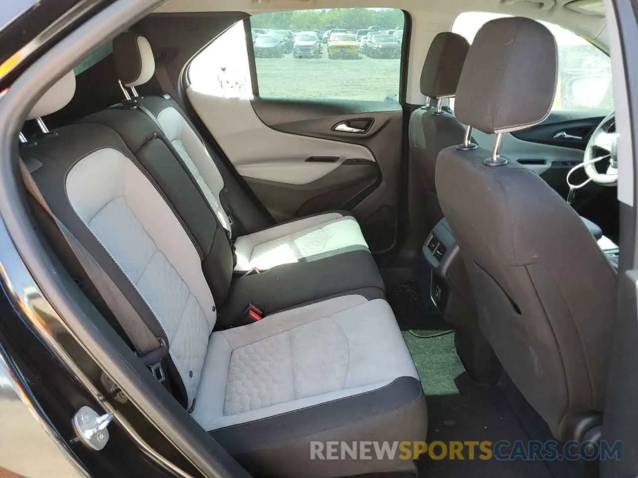 11 fotografías del automóvil dañado 2GNAXHEV2L6227289 CHEVROLET EQUINOX 2020