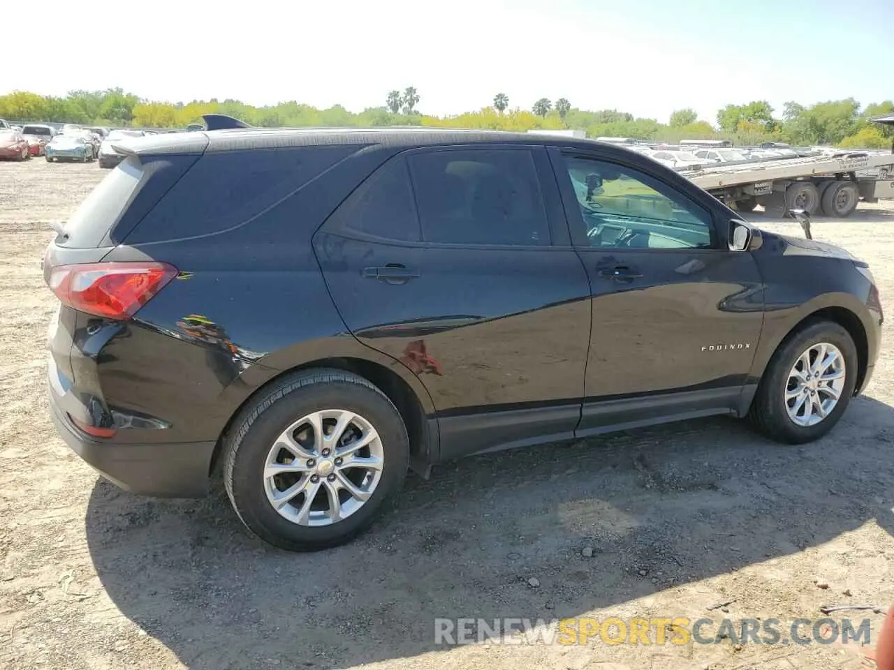 3 fotografías del automóvil dañado 2GNAXHEV2L6227289 CHEVROLET EQUINOX 2020