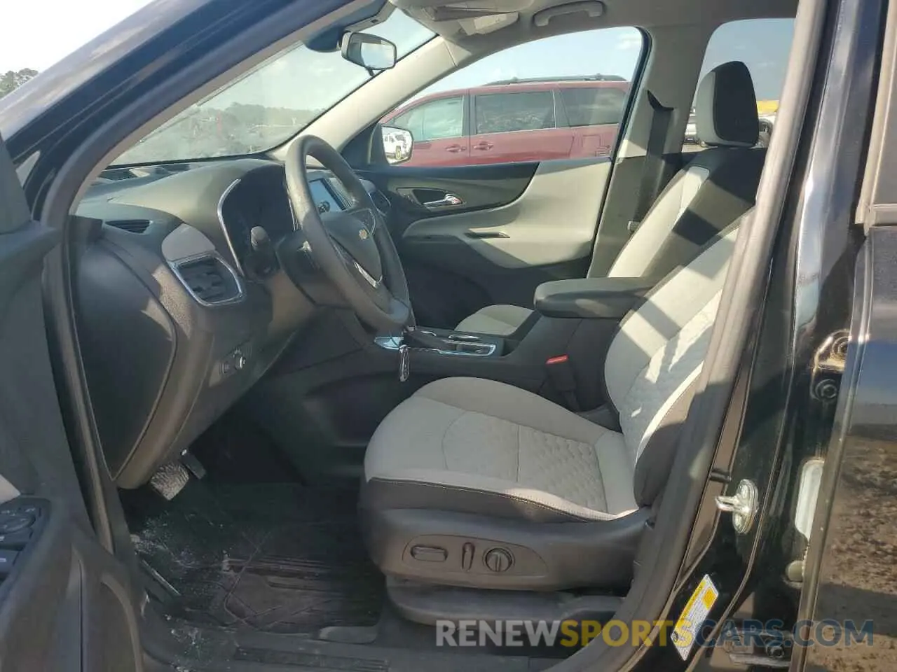 7 fotografías del automóvil dañado 2GNAXHEV2L6244626 CHEVROLET EQUINOX 2020