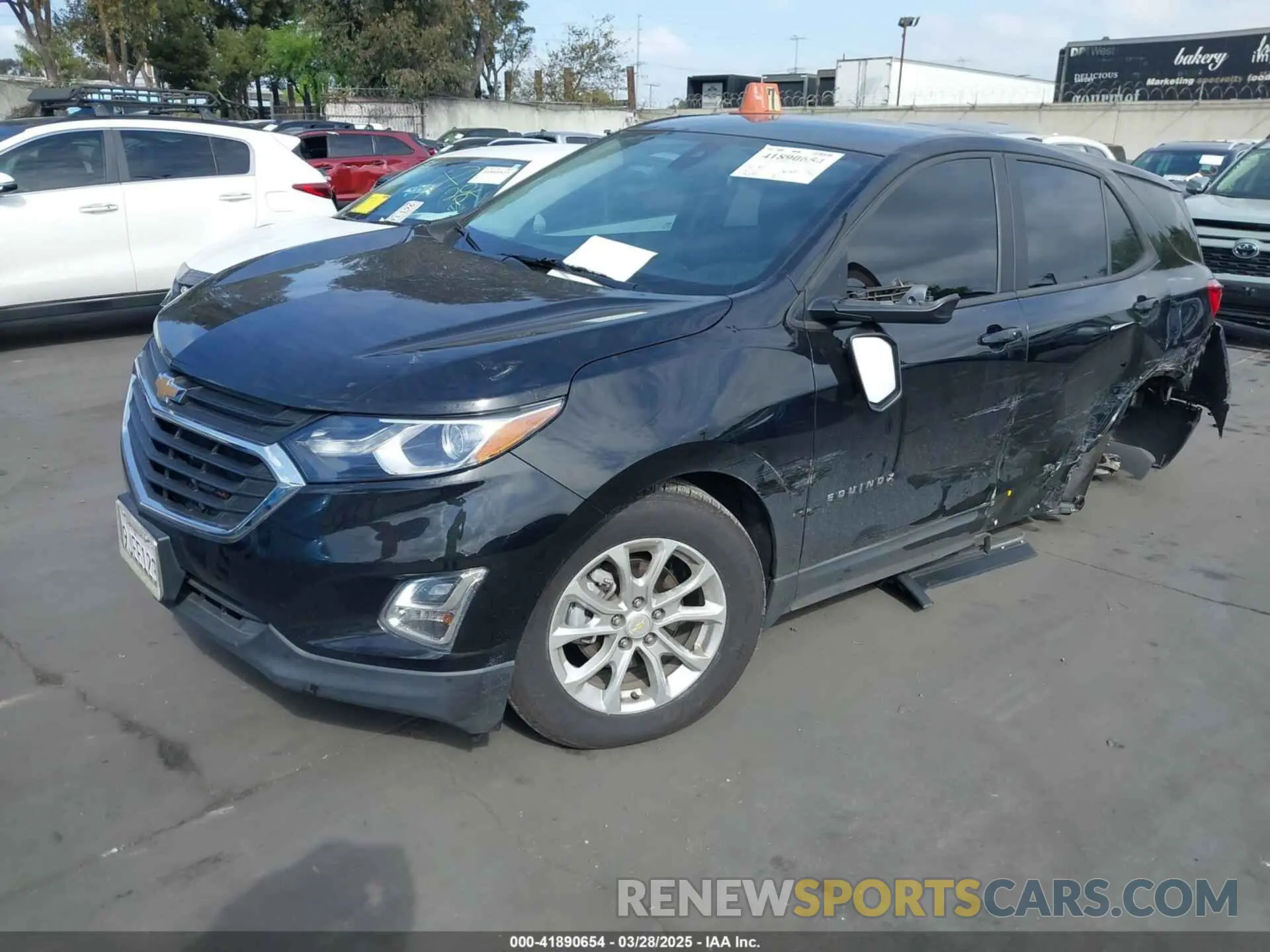 2 fotografías del automóvil dañado 2GNAXHEV2L6276413 CHEVROLET EQUINOX 2020