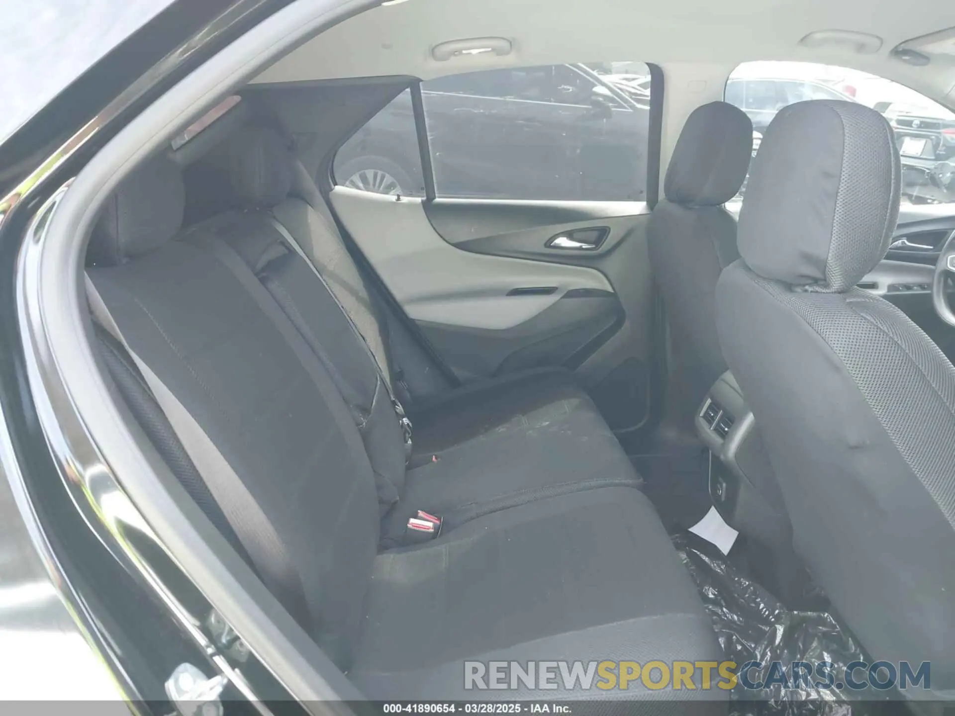 8 fotografías del automóvil dañado 2GNAXHEV2L6276413 CHEVROLET EQUINOX 2020