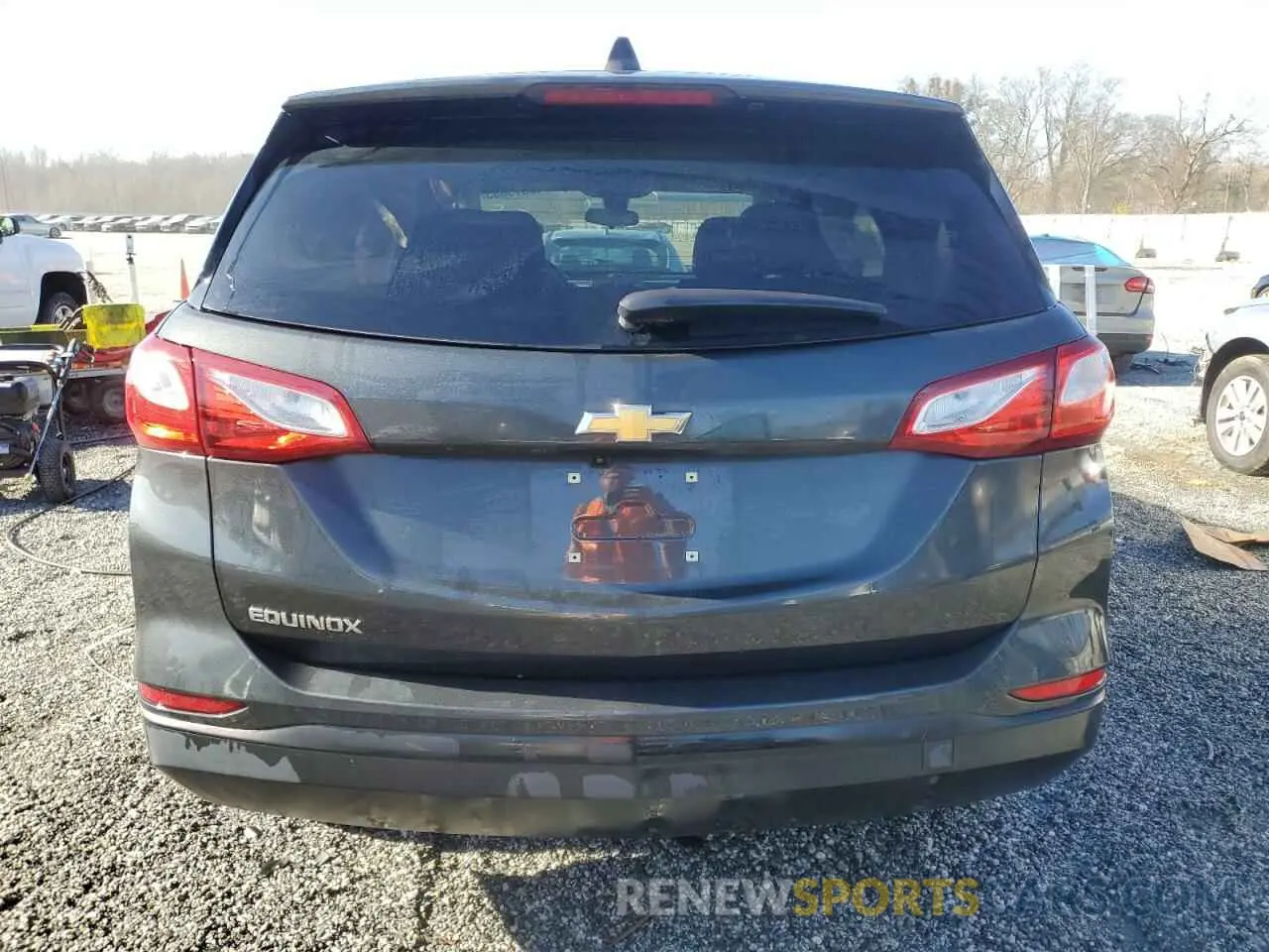 6 fotografías del automóvil dañado 2GNAXHEV3L6127802 CHEVROLET EQUINOX 2020