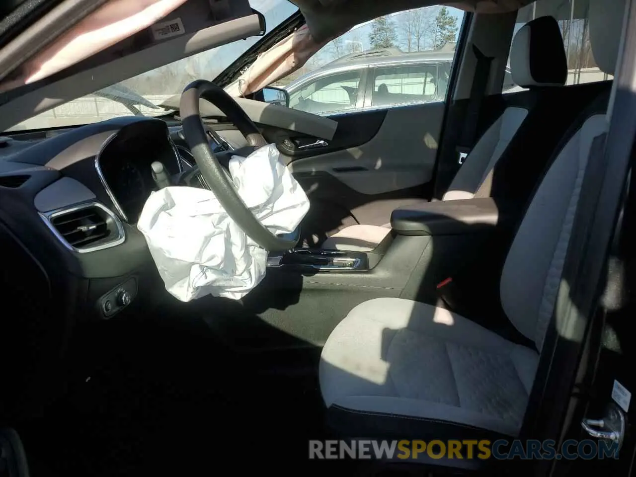 7 fotografías del automóvil dañado 2GNAXHEV3L6127802 CHEVROLET EQUINOX 2020