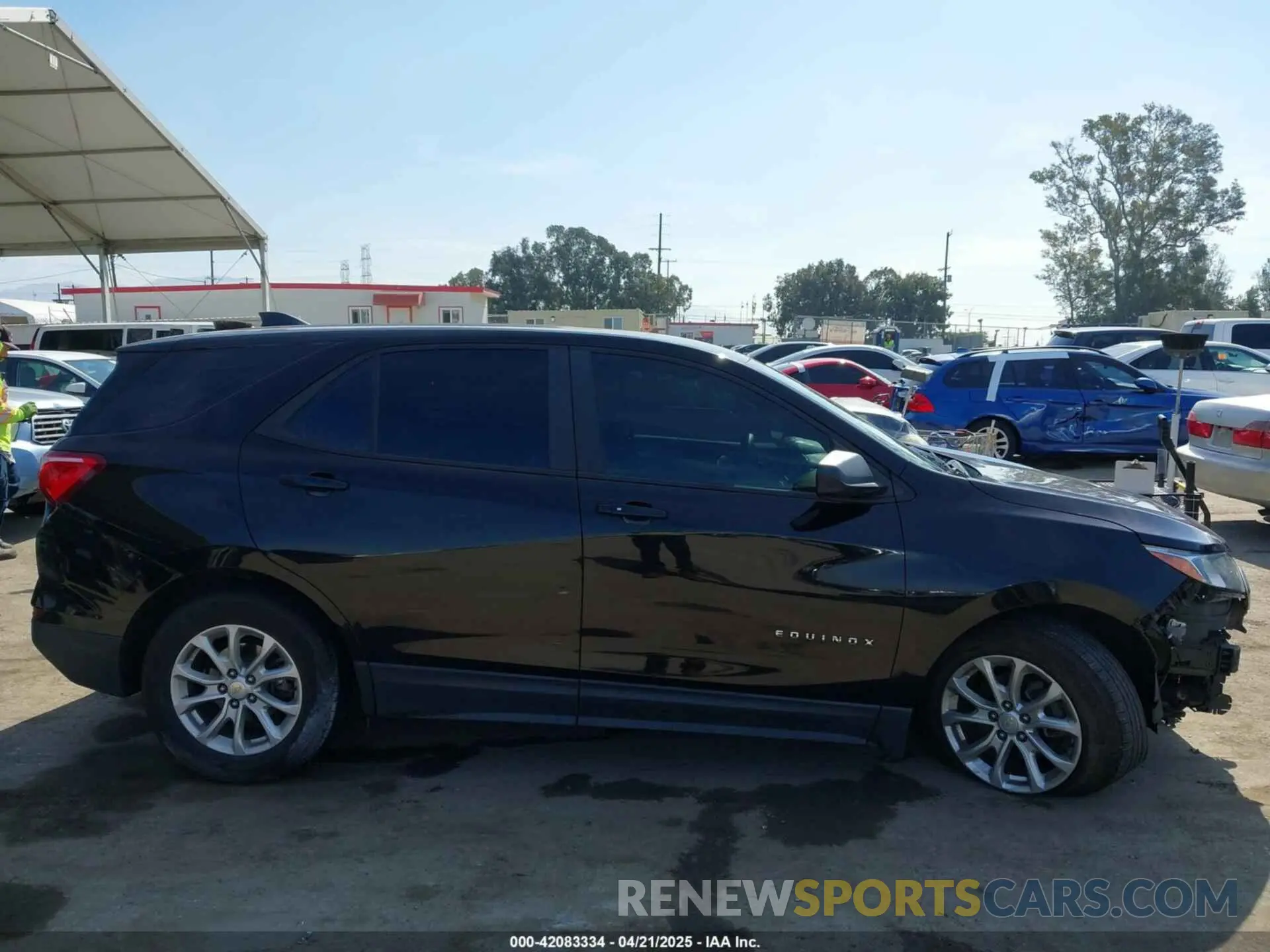 14 fotografías del automóvil dañado 2GNAXHEV3L6154255 CHEVROLET EQUINOX 2020