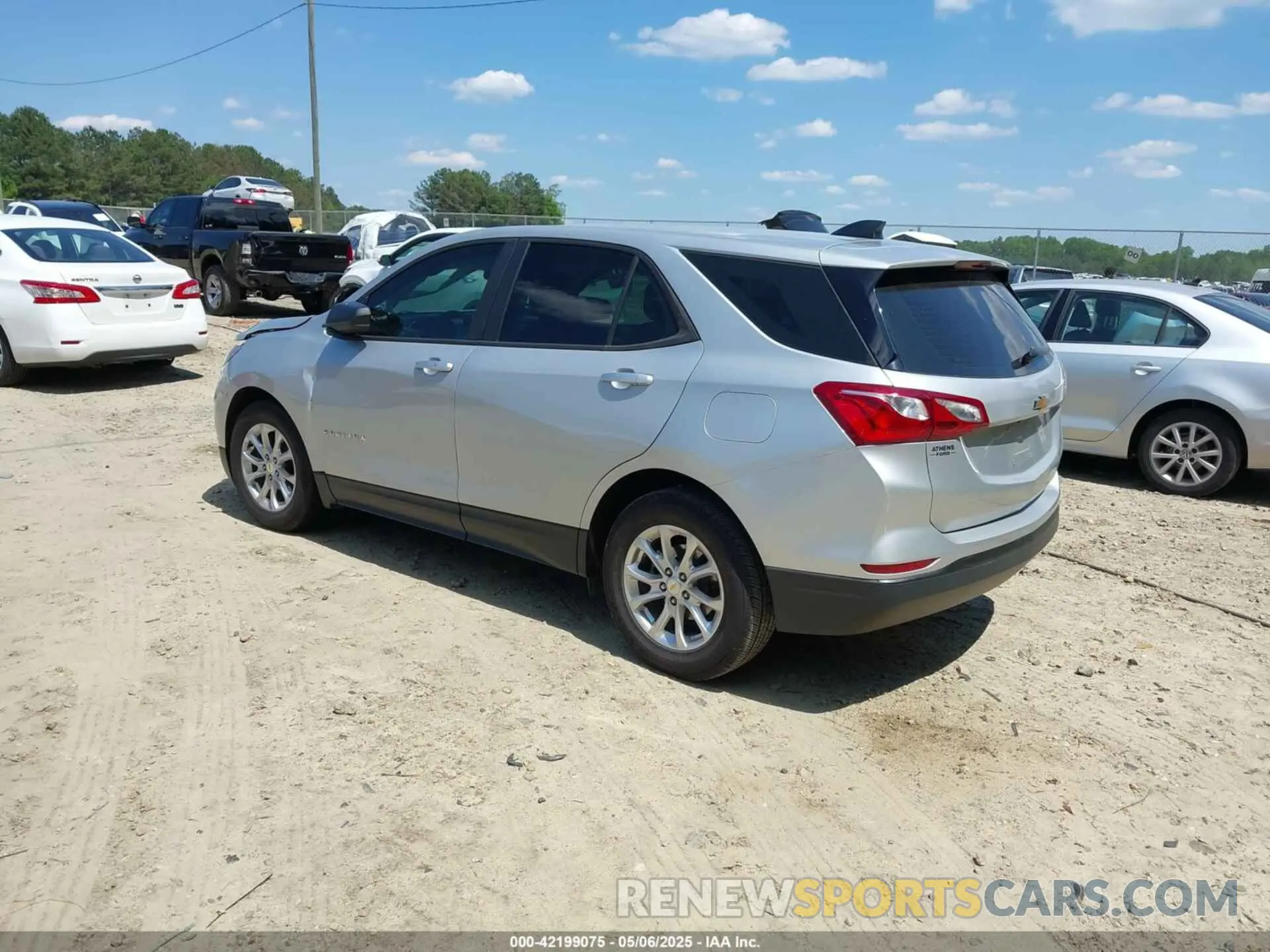 3 fotografías del automóvil dañado 2GNAXHEV3L6173341 CHEVROLET EQUINOX 2020