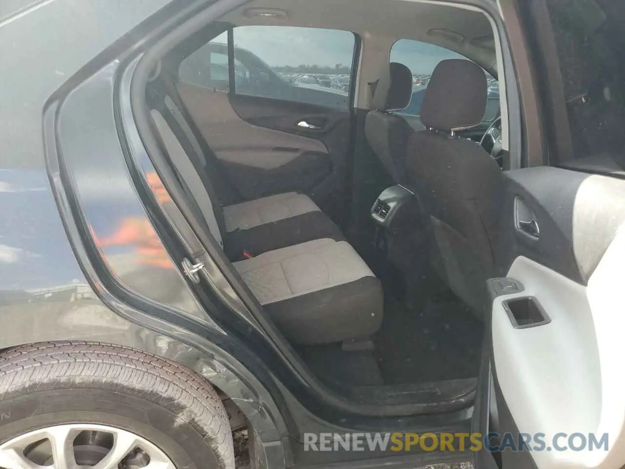 11 fotografías del automóvil dañado 2GNAXHEV3L6204071 CHEVROLET EQUINOX 2020