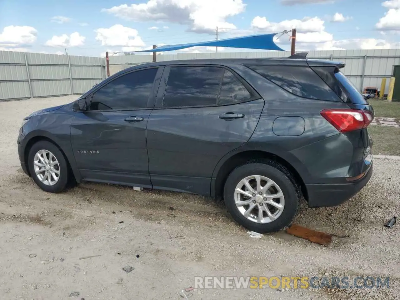 2 fotografías del automóvil dañado 2GNAXHEV3L6204071 CHEVROLET EQUINOX 2020