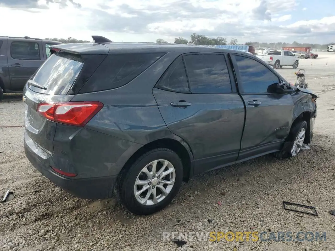 3 fotografías del automóvil dañado 2GNAXHEV3L6204071 CHEVROLET EQUINOX 2020