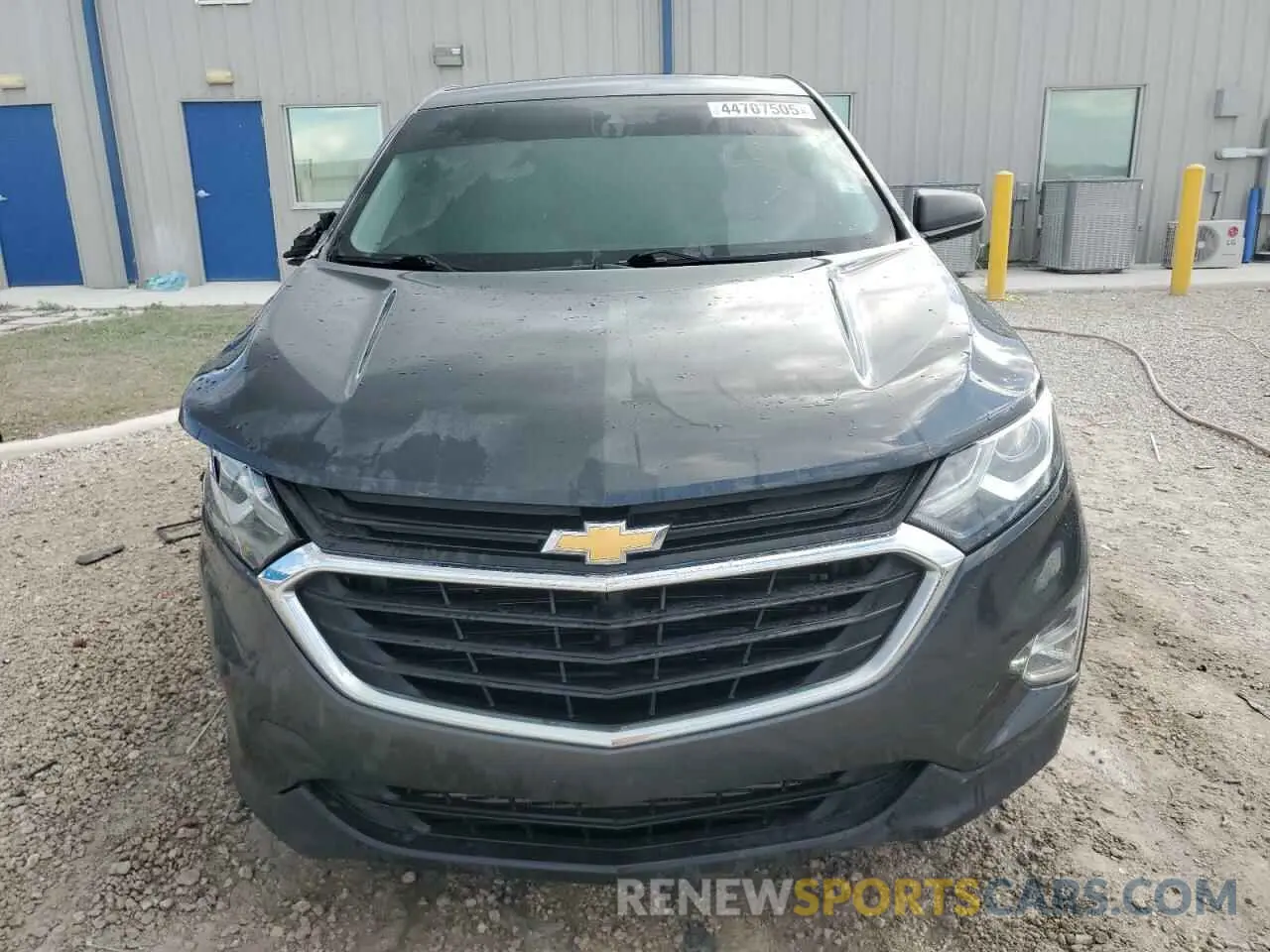 5 fotografías del automóvil dañado 2GNAXHEV3L6204071 CHEVROLET EQUINOX 2020
