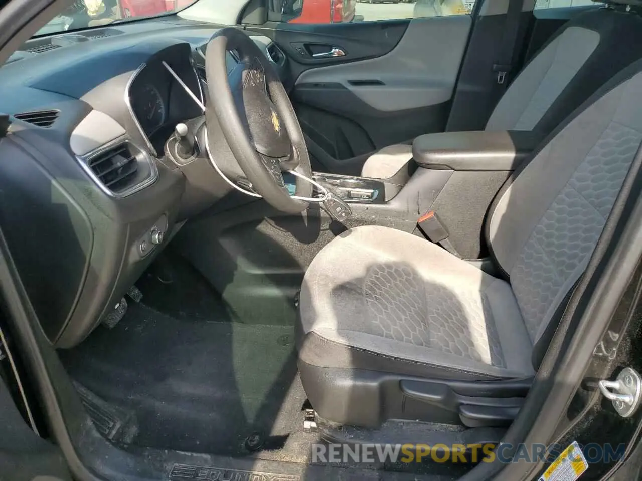 7 fotografías del automóvil dañado 2GNAXHEV4L6217198 CHEVROLET EQUINOX 2020