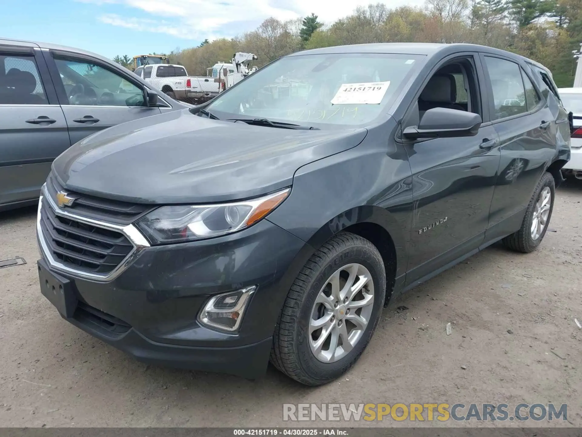 2 fotografías del automóvil dañado 2GNAXHEV4L6273674 CHEVROLET EQUINOX 2020