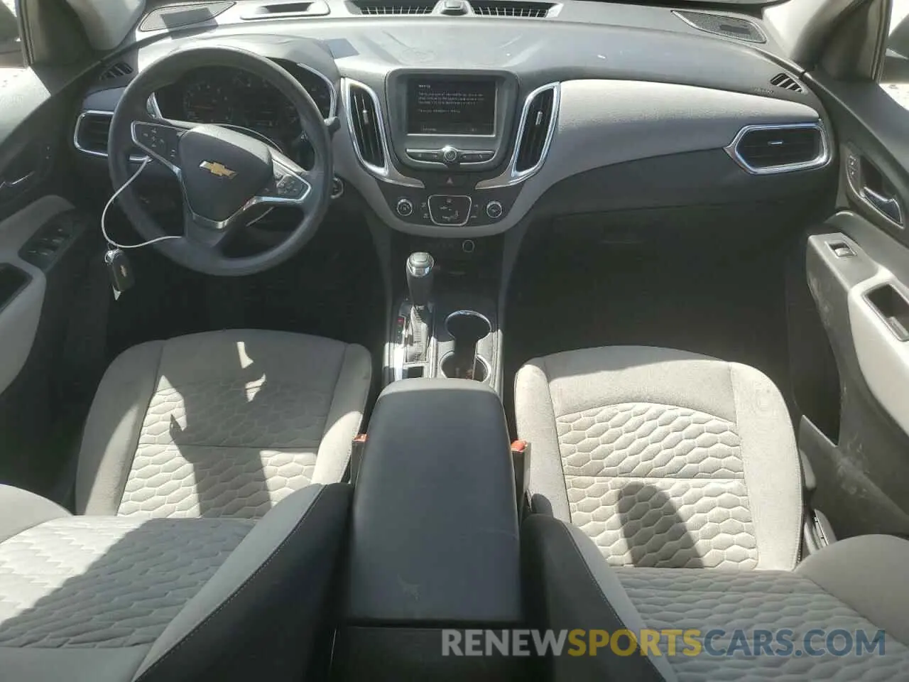 8 fotografías del automóvil dañado 2GNAXHEV5L6249707 CHEVROLET EQUINOX 2020