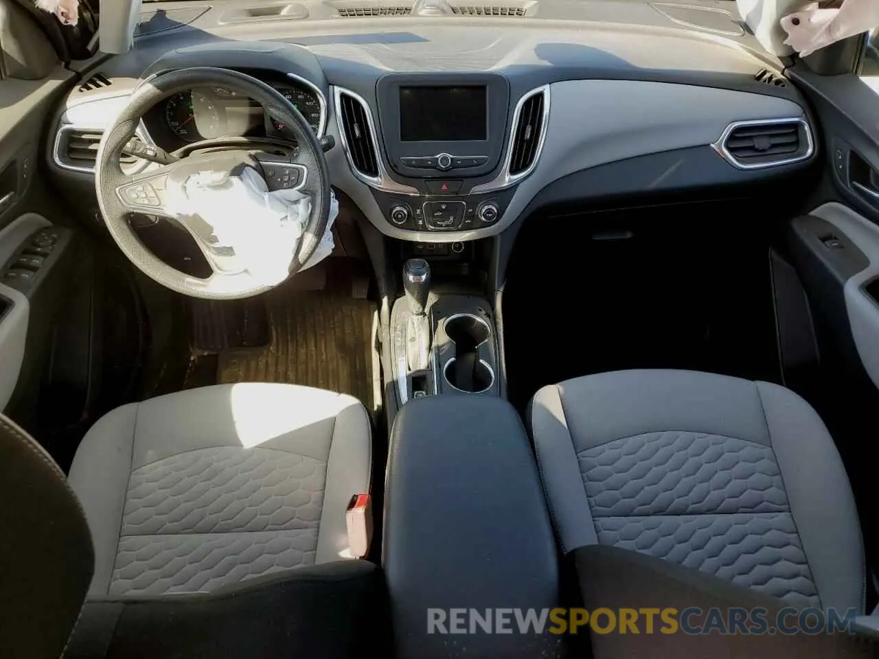 8 fotografías del automóvil dañado 2GNAXHEV5L6284585 CHEVROLET EQUINOX 2020