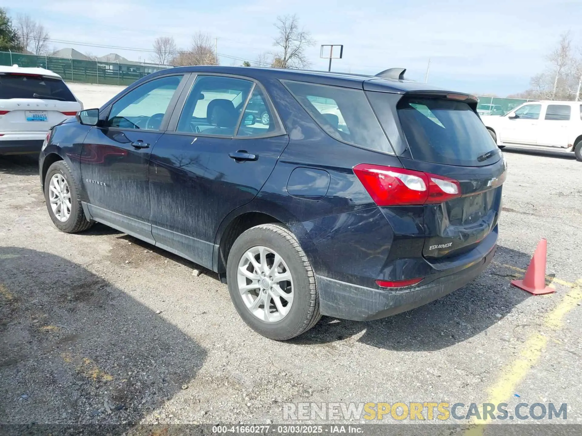 3 fotografías del automóvil dañado 2GNAXHEV5L6285042 CHEVROLET EQUINOX 2020