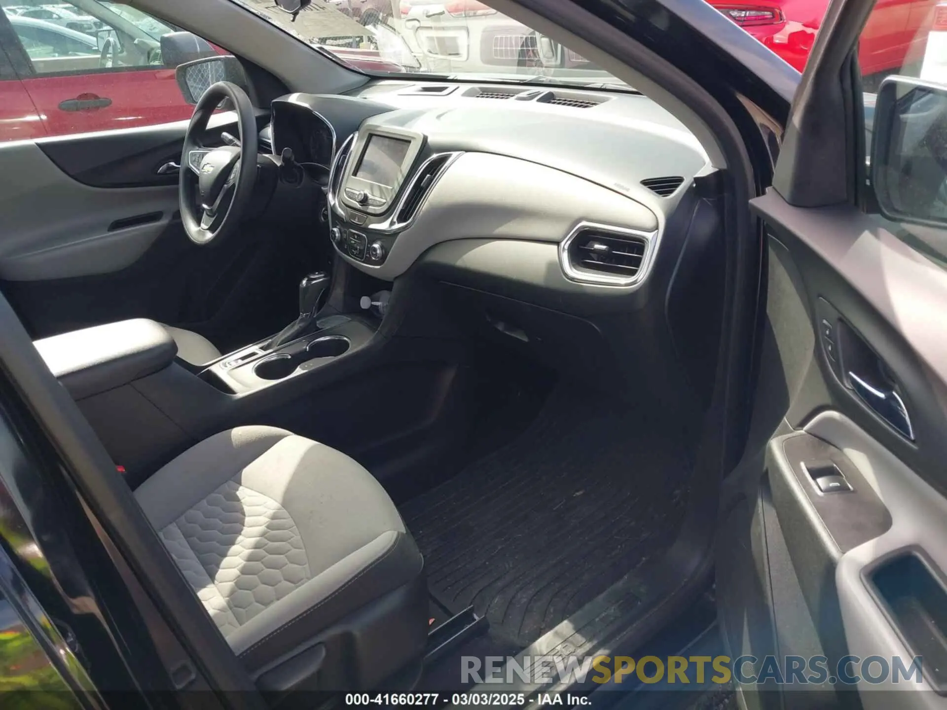 5 fotografías del automóvil dañado 2GNAXHEV5L6285042 CHEVROLET EQUINOX 2020