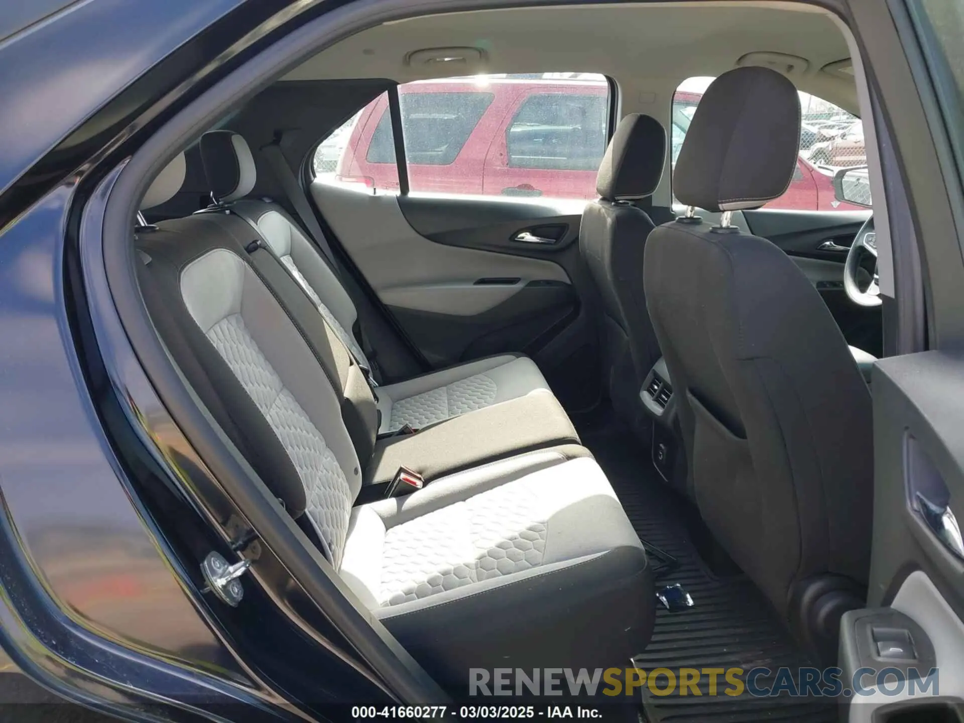 8 fotografías del automóvil dañado 2GNAXHEV5L6285042 CHEVROLET EQUINOX 2020