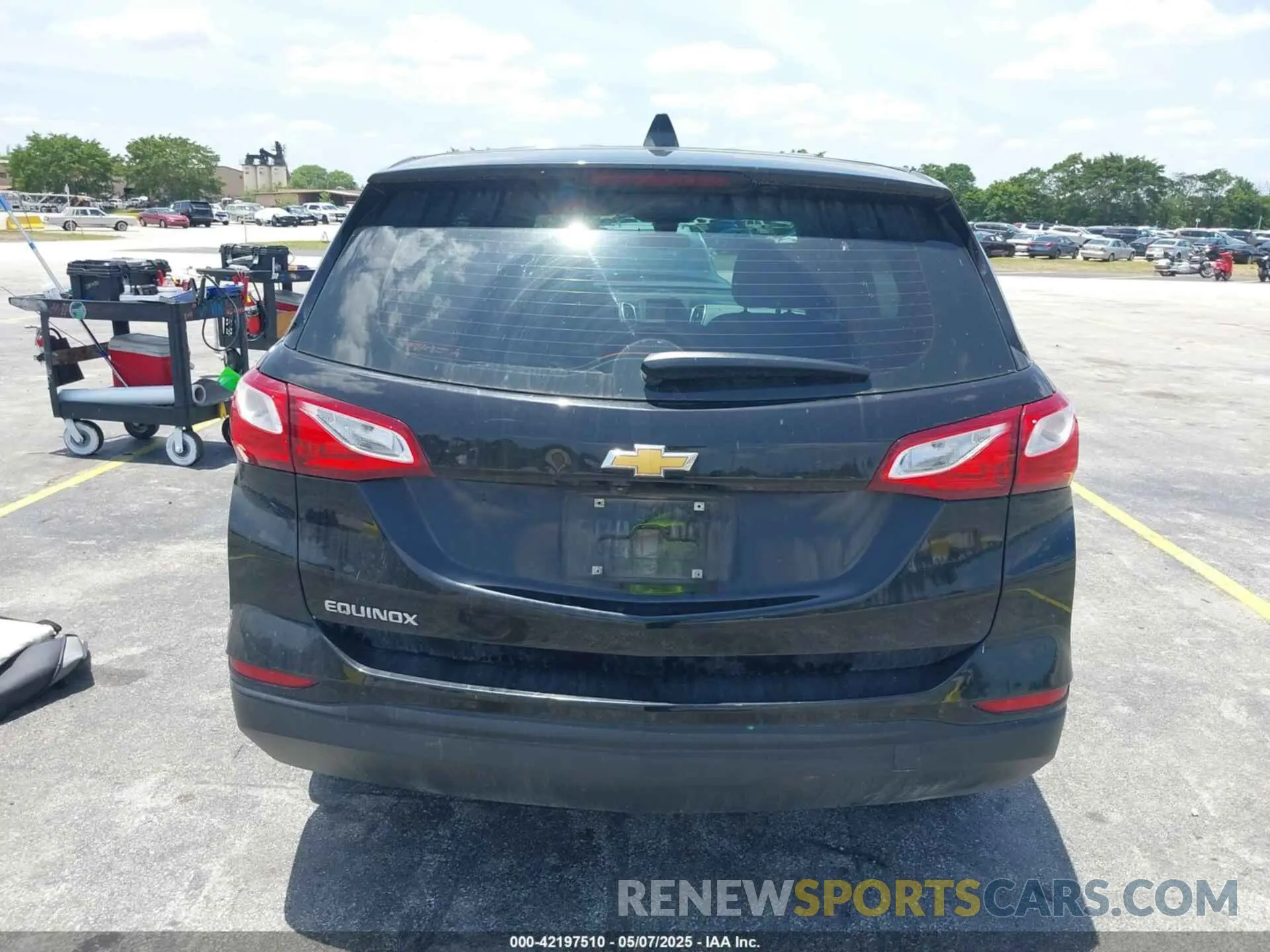 16 fotografías del automóvil dañado 2GNAXHEV6L6229384 CHEVROLET EQUINOX 2020