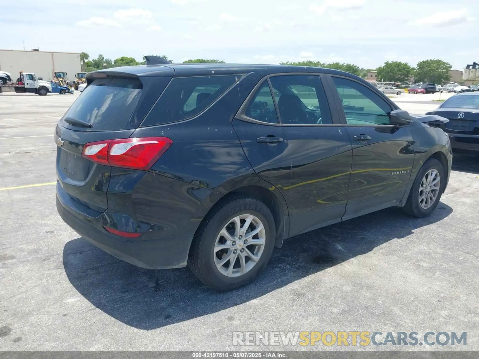 4 fotografías del automóvil dañado 2GNAXHEV6L6229384 CHEVROLET EQUINOX 2020