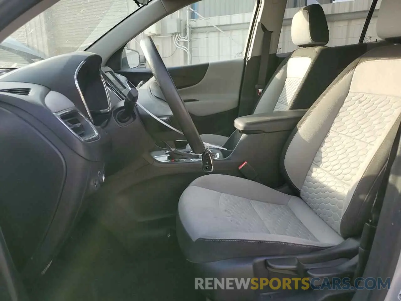 7 fotografías del automóvil dañado 2GNAXHEV6L6231426 CHEVROLET EQUINOX 2020
