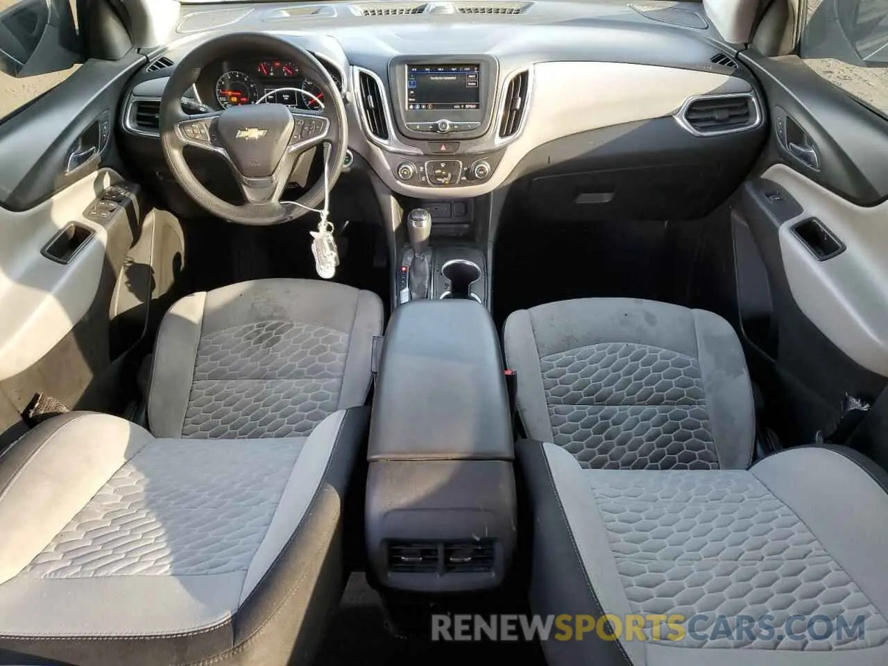8 fotografías del automóvil dañado 2GNAXHEV6L6273563 CHEVROLET EQUINOX 2020