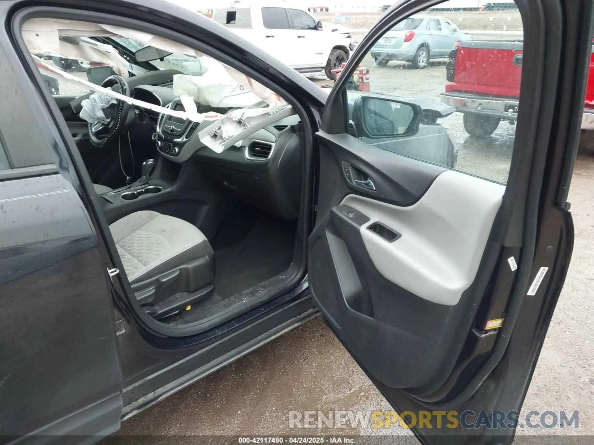 5 fotografías del automóvil dañado 2GNAXHEV7L6226963 CHEVROLET EQUINOX 2020