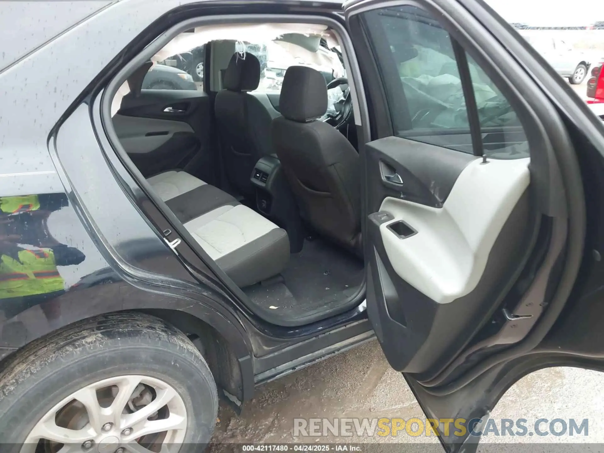 8 fotografías del automóvil dañado 2GNAXHEV7L6226963 CHEVROLET EQUINOX 2020