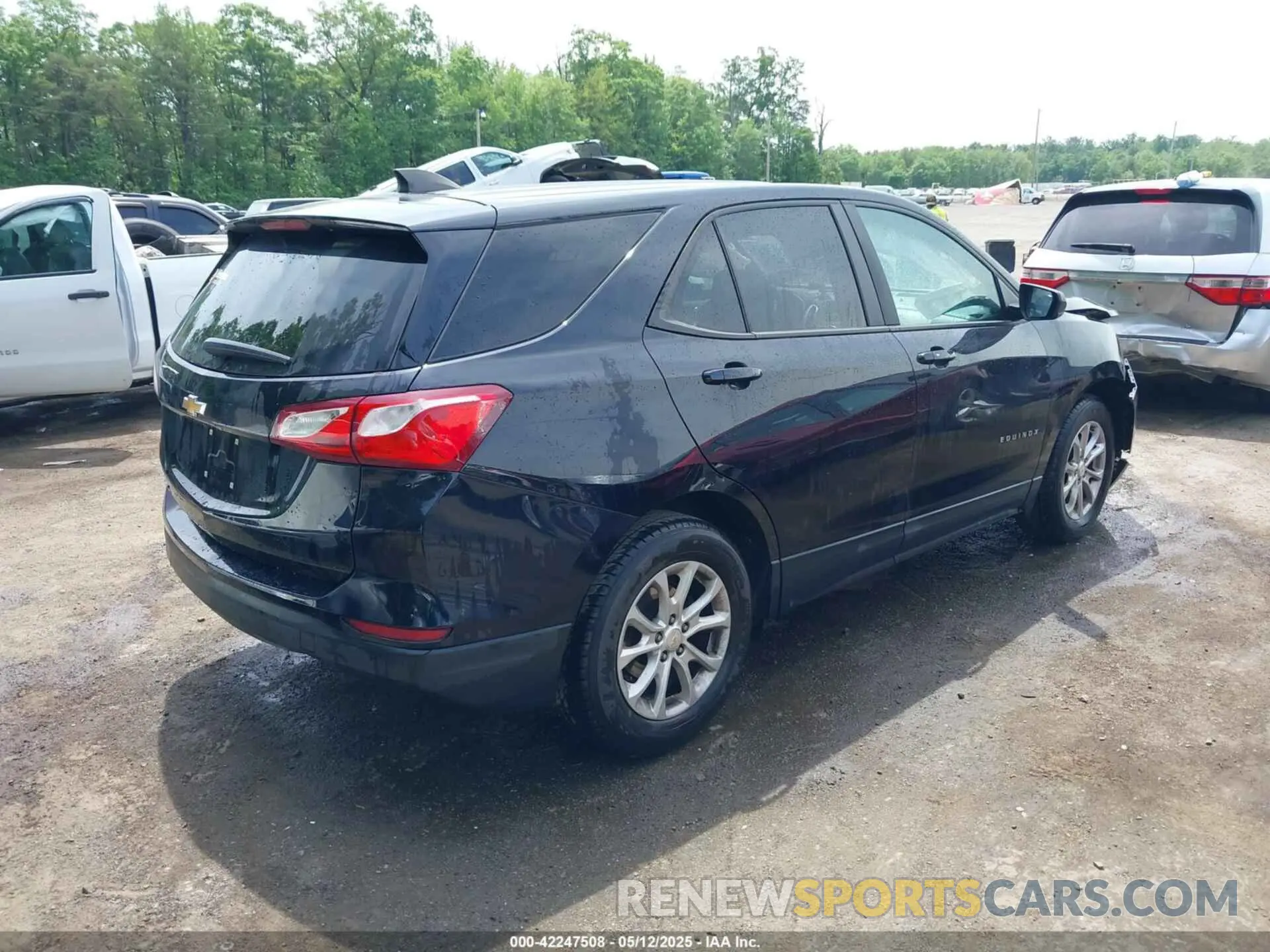 4 fotografías del automóvil dañado 2GNAXHEV8L6102989 CHEVROLET EQUINOX 2020