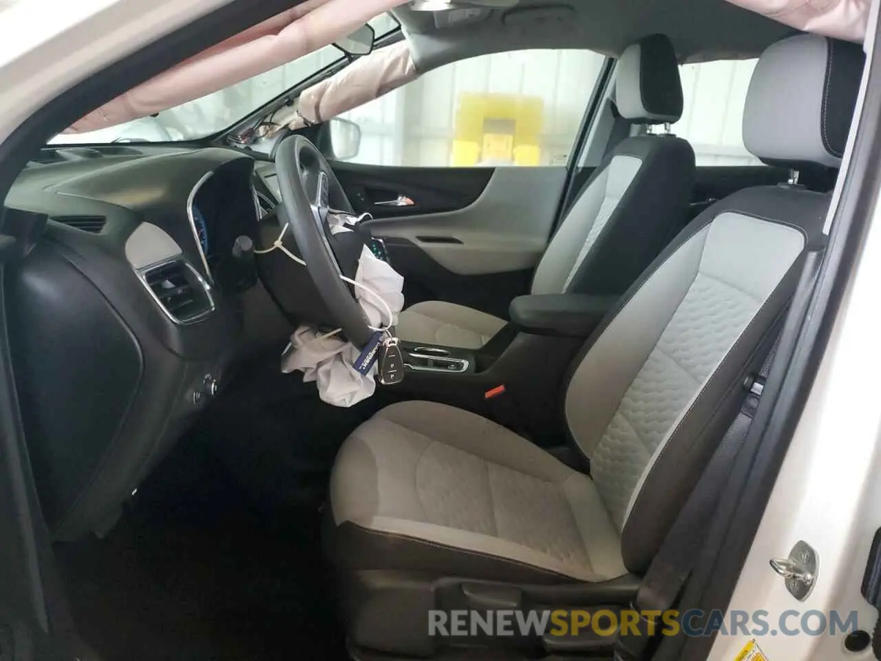 7 fotografías del automóvil dañado 2GNAXHEV8L6111384 CHEVROLET EQUINOX 2020