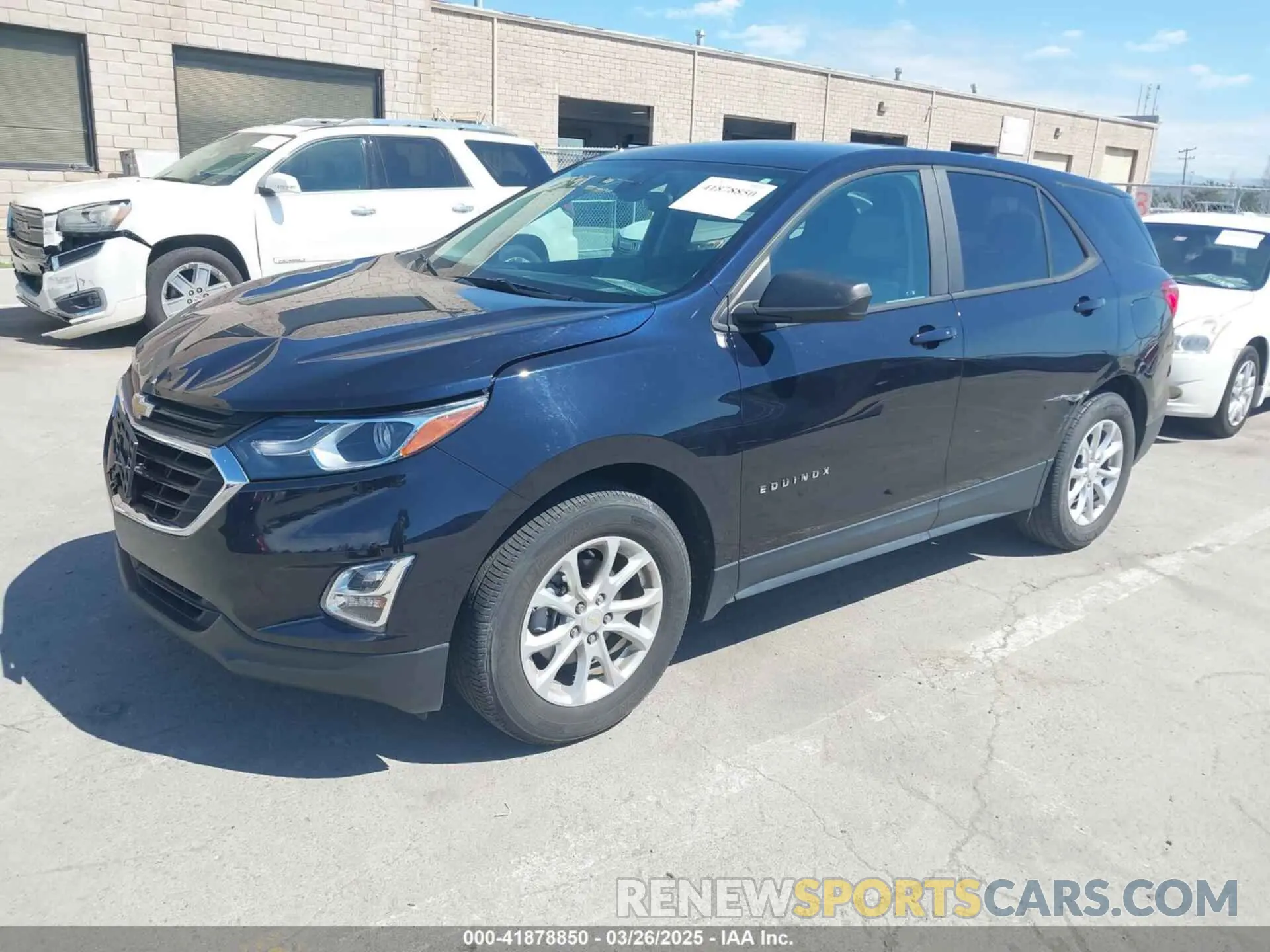 2 fotografías del automóvil dañado 2GNAXHEV8L6165591 CHEVROLET EQUINOX 2020