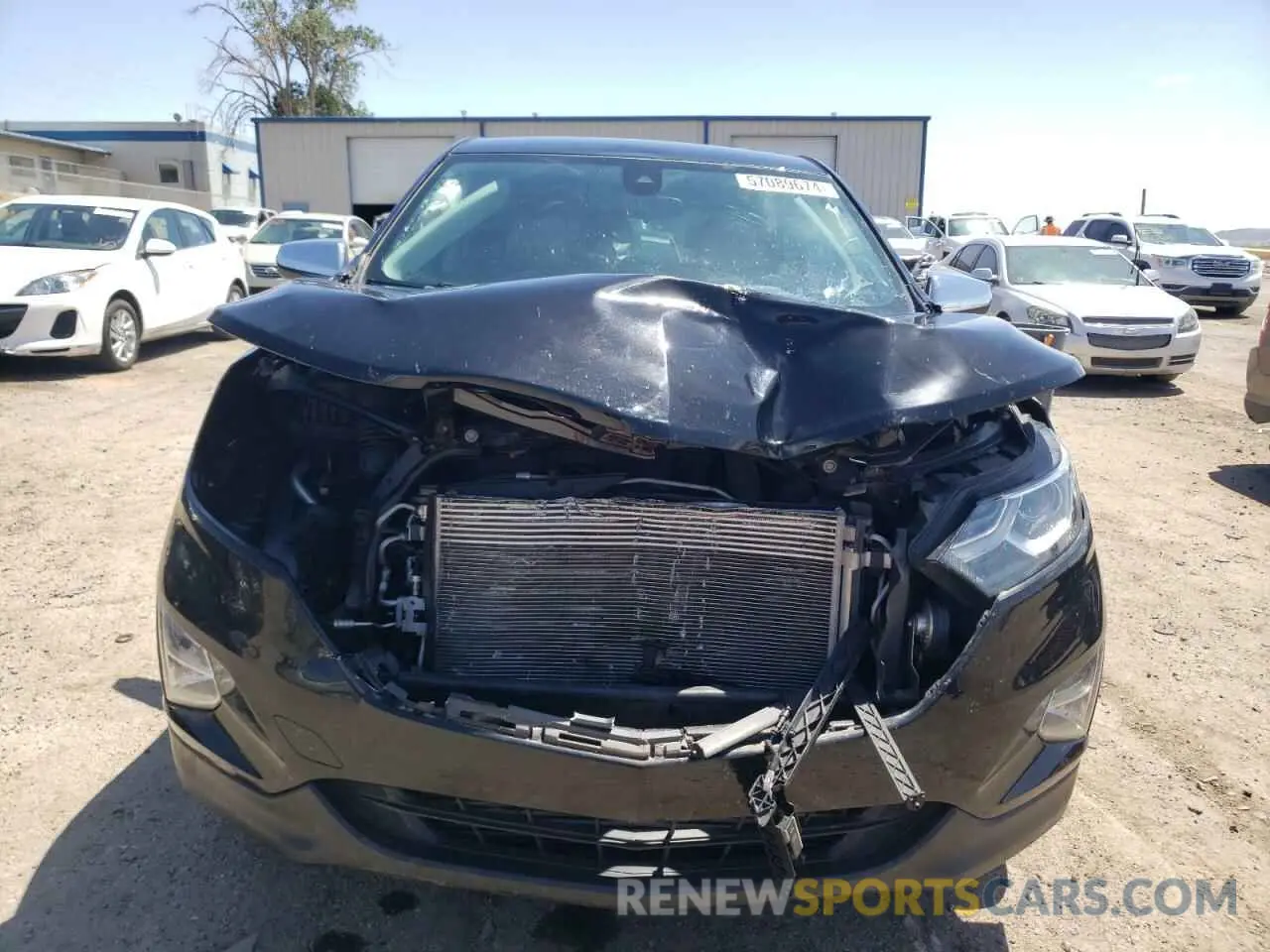5 fotografías del automóvil dañado 2GNAXHEV8L6176171 CHEVROLET EQUINOX 2020