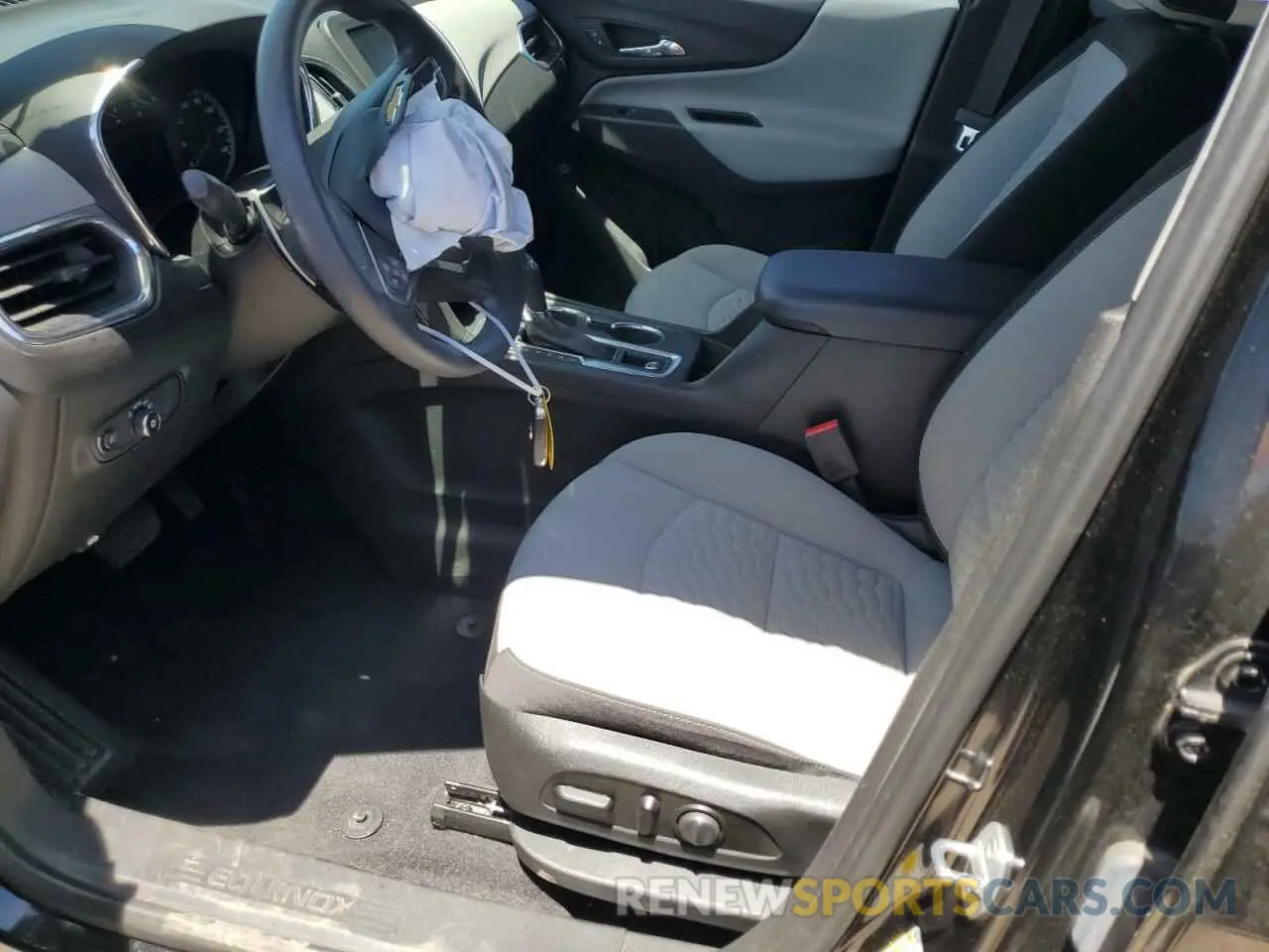 7 fotografías del automóvil dañado 2GNAXHEV8L6176171 CHEVROLET EQUINOX 2020
