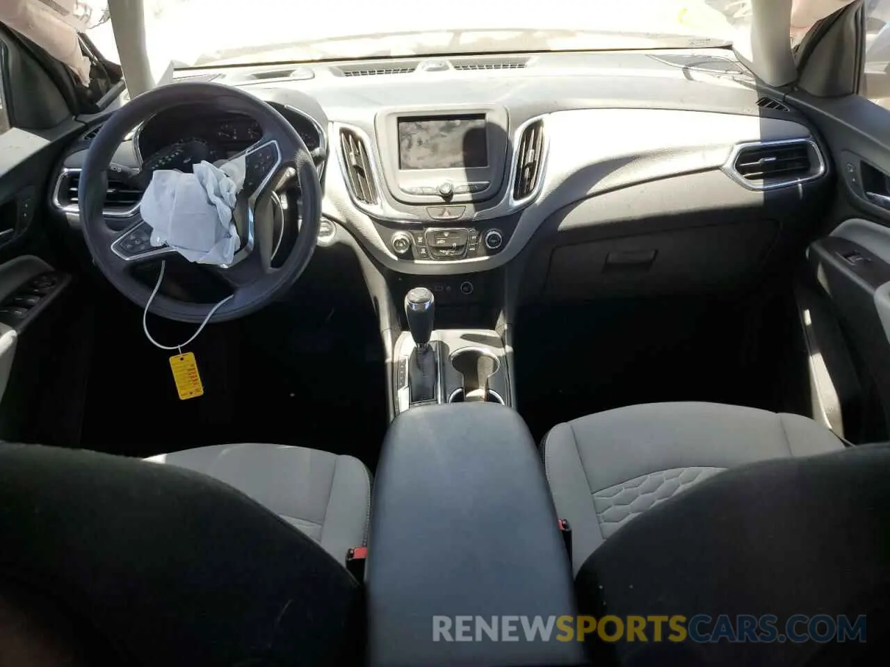 8 fotografías del automóvil dañado 2GNAXHEV8L6176171 CHEVROLET EQUINOX 2020