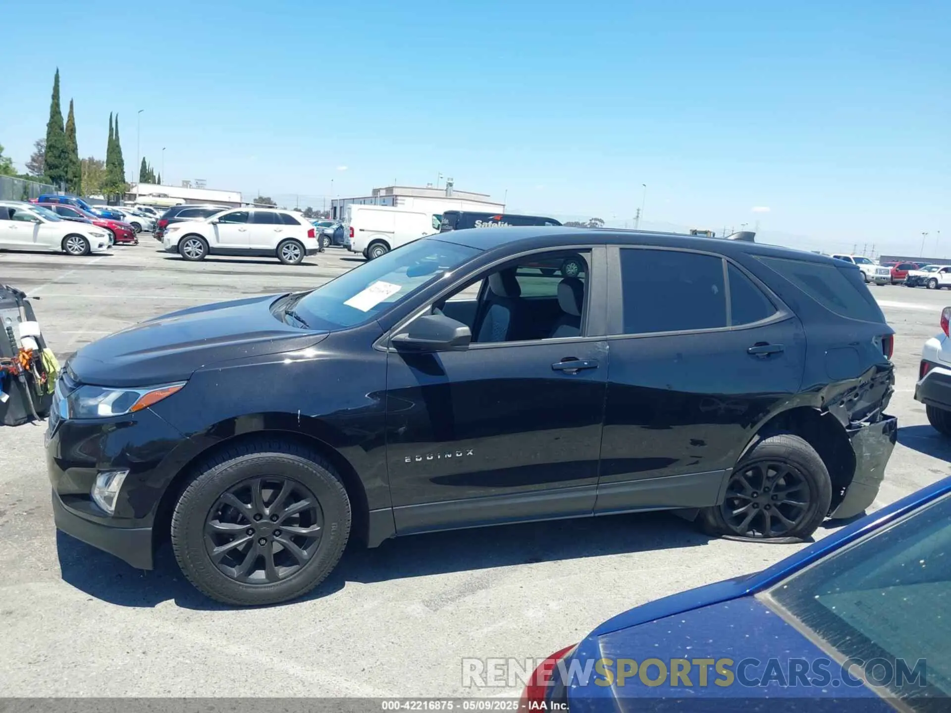 15 fotografías del automóvil dañado 2GNAXHEV8L6178499 CHEVROLET EQUINOX 2020