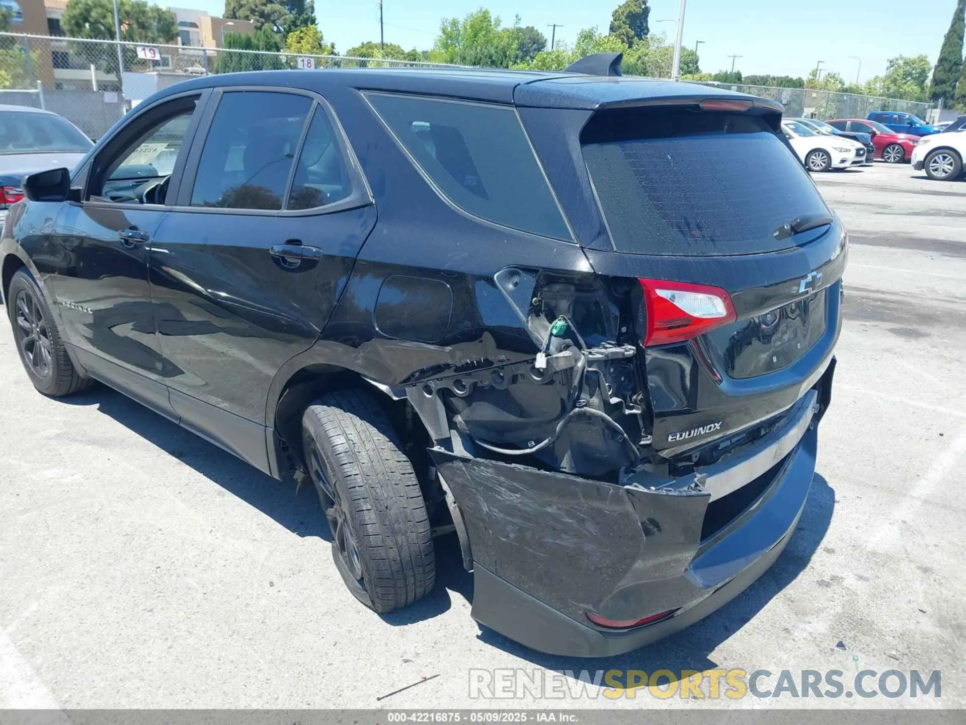 3 fotografías del automóvil dañado 2GNAXHEV8L6178499 CHEVROLET EQUINOX 2020