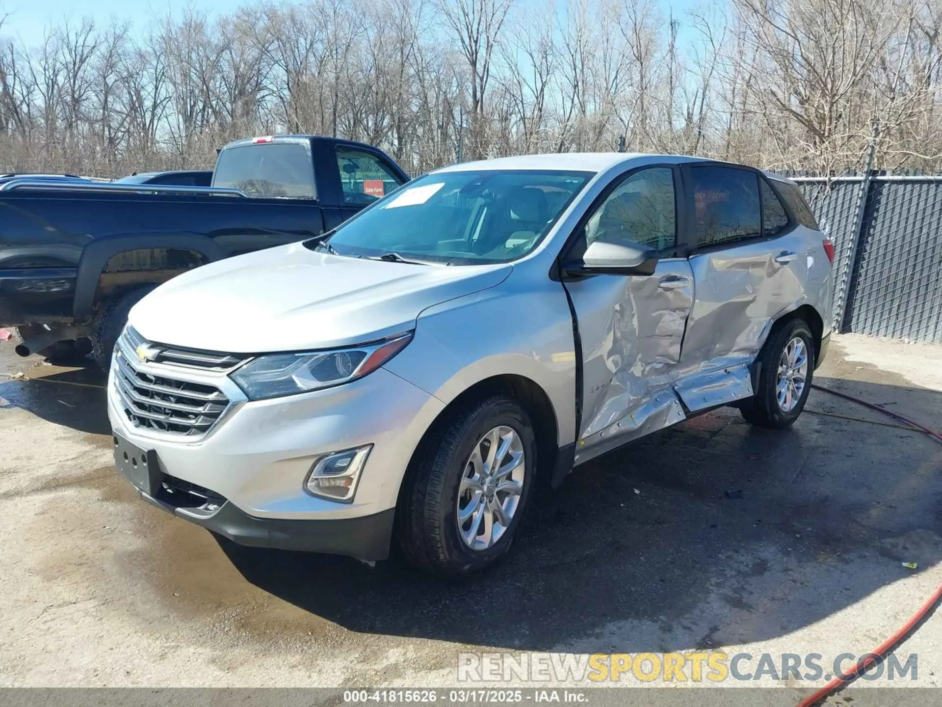 2 fotografías del automóvil dañado 2GNAXHEV8L6234585 CHEVROLET EQUINOX 2020