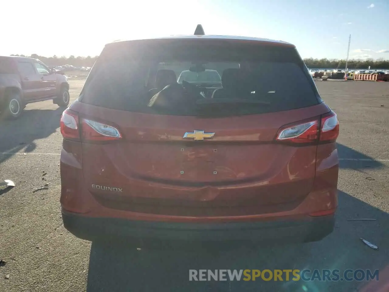 6 fotografías del automóvil dañado 2GNAXHEV9L6150551 CHEVROLET EQUINOX 2020