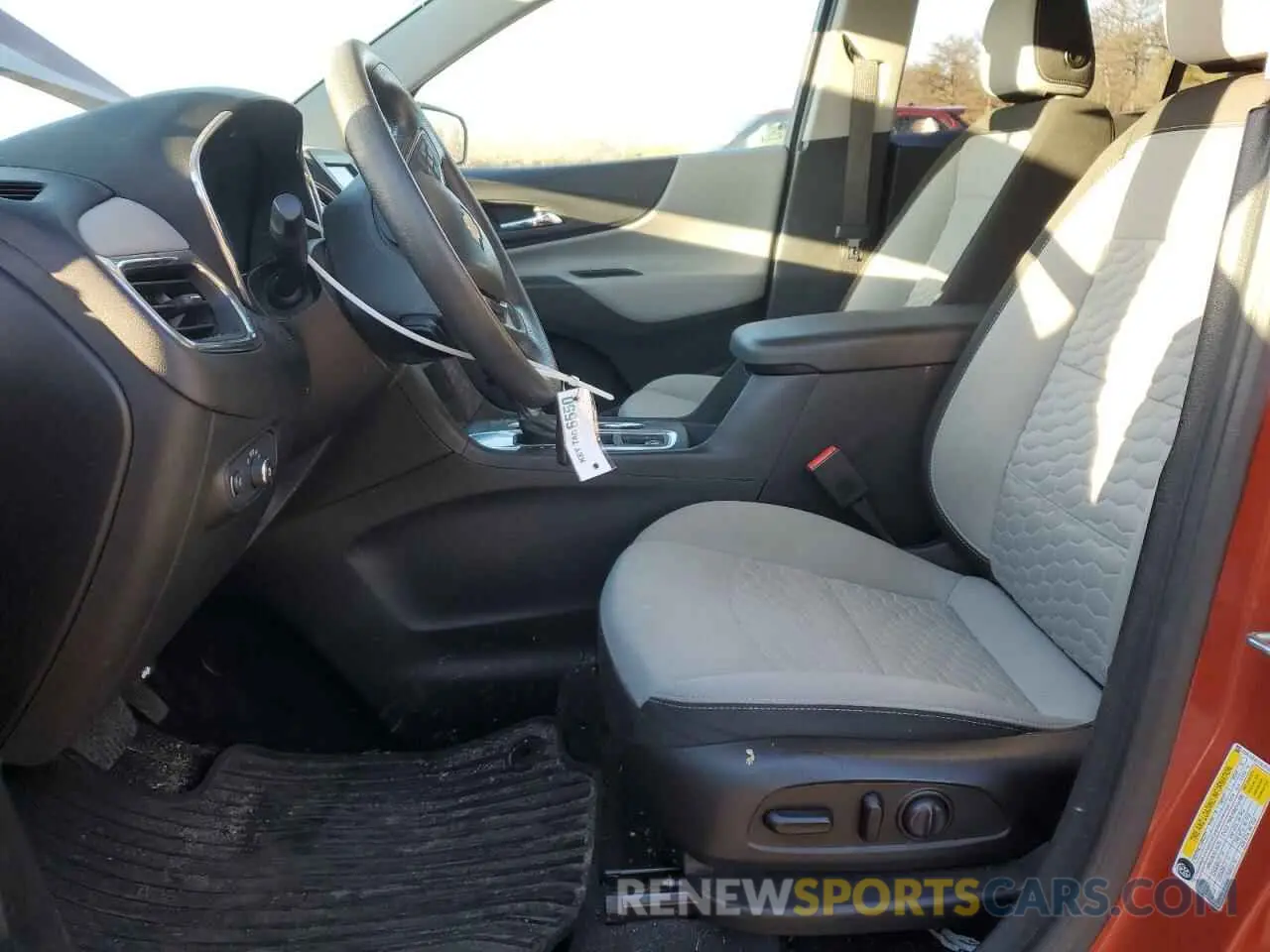 7 fotografías del automóvil dañado 2GNAXHEV9L6150551 CHEVROLET EQUINOX 2020