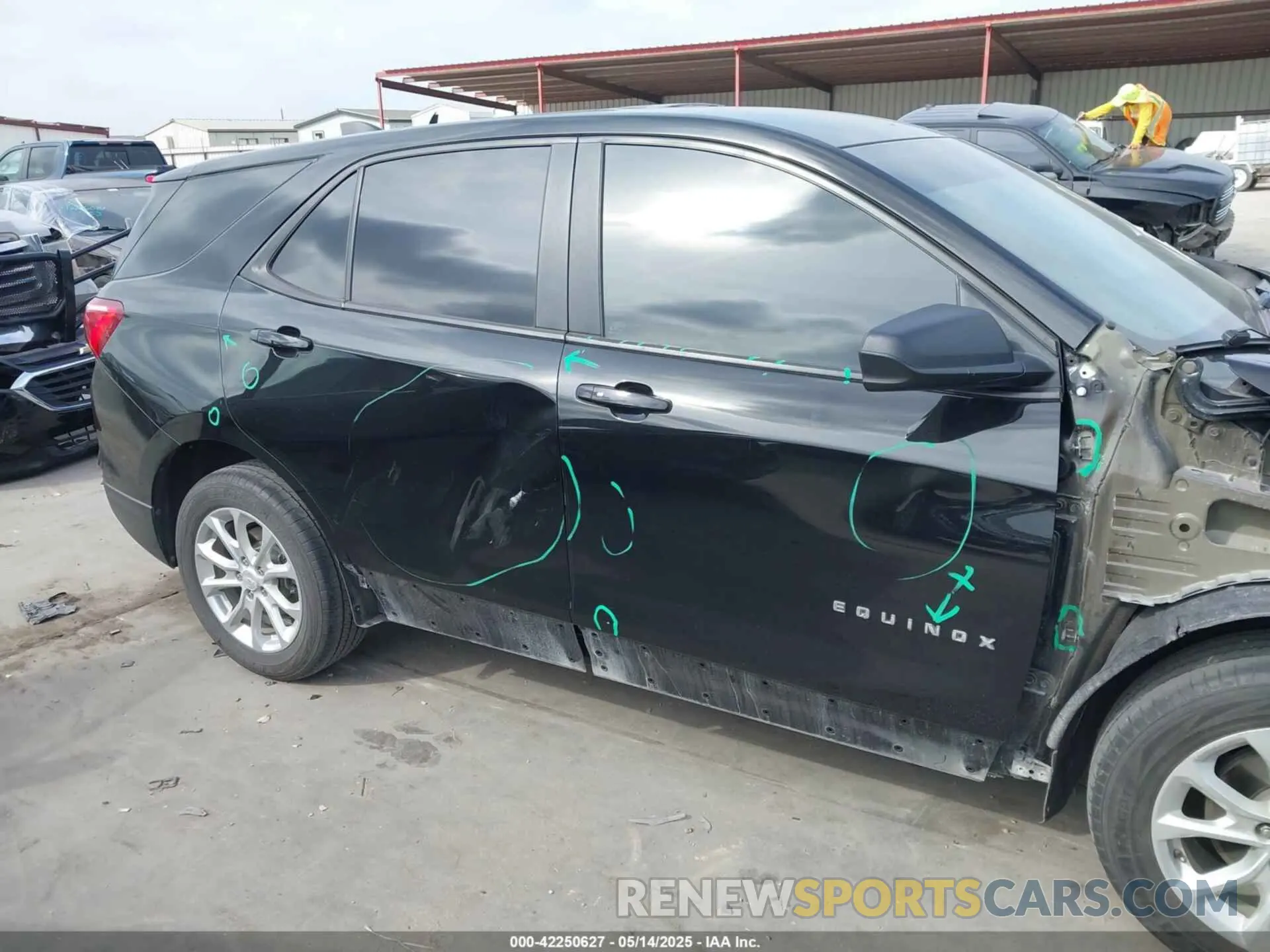 14 fotografías del automóvil dañado 2GNAXHEV9L6164580 CHEVROLET EQUINOX 2020