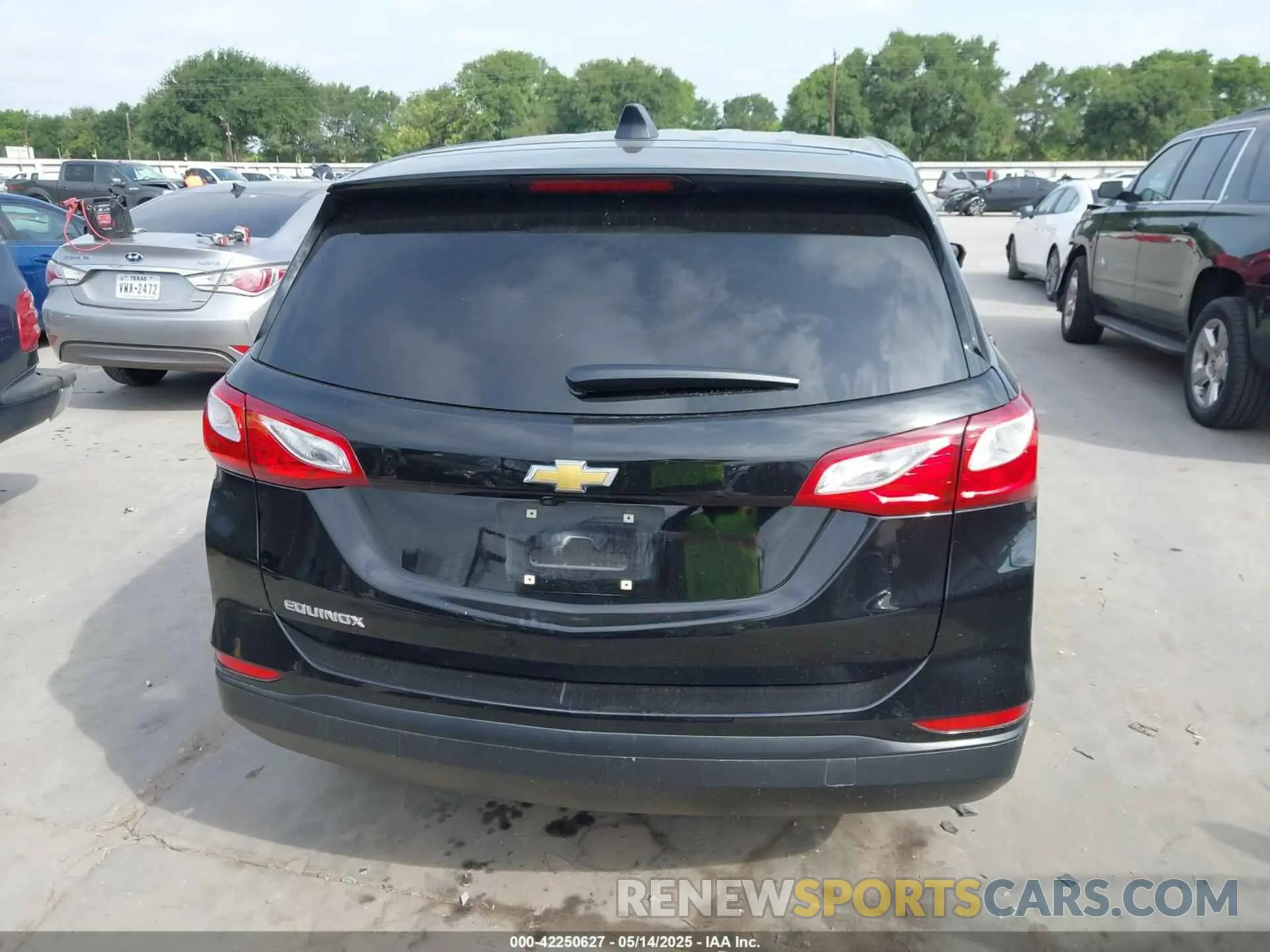 17 fotografías del automóvil dañado 2GNAXHEV9L6164580 CHEVROLET EQUINOX 2020